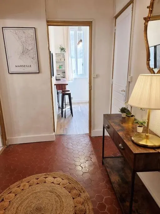 Appartement Resplendissant Entre La Plaine Et Le Cours Julien Et Proche Du Centre-Ville Marseille 0*,  France
